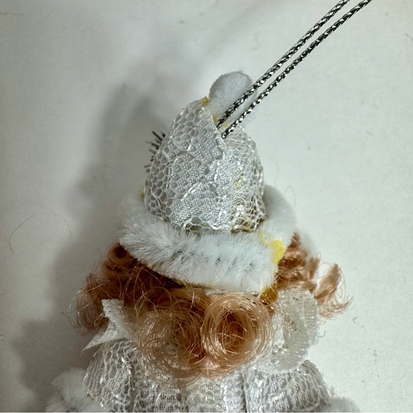 NWT. 7 porcelain doll ornaments. 5 of little girl and 2 of baby. - Picture 12 of 14